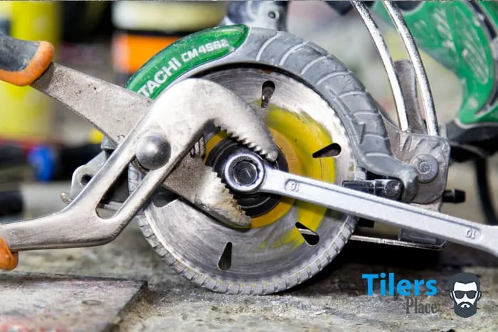 HOW TO CHANGE A TILE SAW BLADE