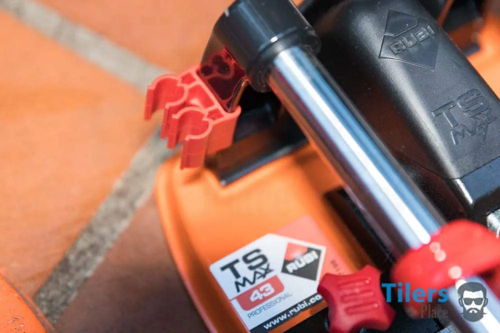 Blade holder on the TS-MAX